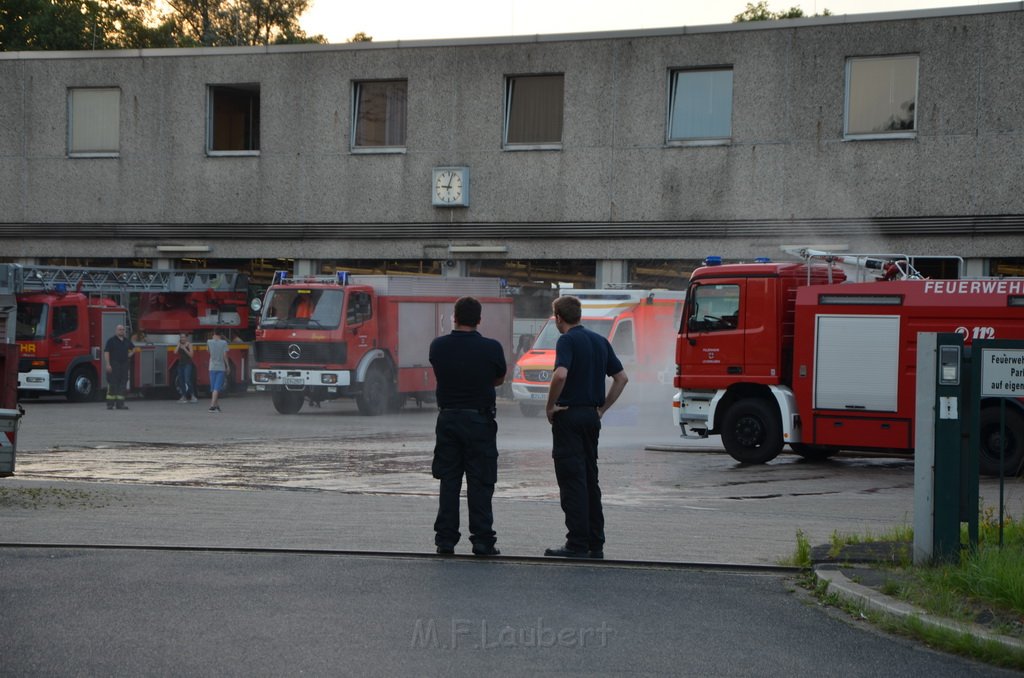 Einsatz BF Koeln Klimaanlage Reisebus defekt A 3 Rich Koeln hoehe Leverkusen P187.JPG